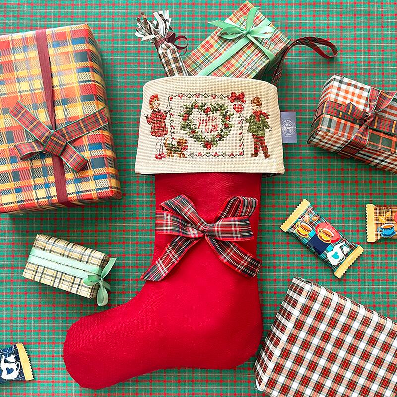 La botte ”Noël écossais”(スコットランドのクリスマスブーツ) クリスマス飾りクロスステッチキット VERONIQUE ENGINGER(ヴェロニク・アンジャンジェ)デザイン クロスステッチキット